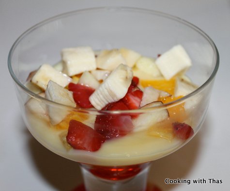 layering vanilla pudding fruit salad