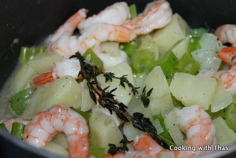 making-shrimp bisque