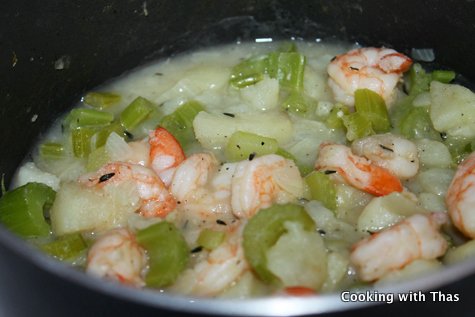 making-shrimp-bisque