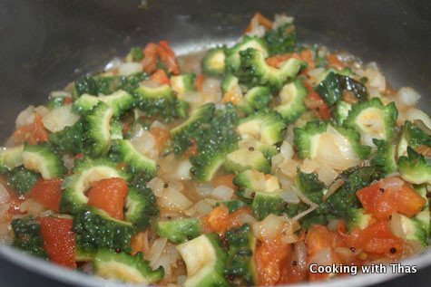 making_bitter_gourd roast
