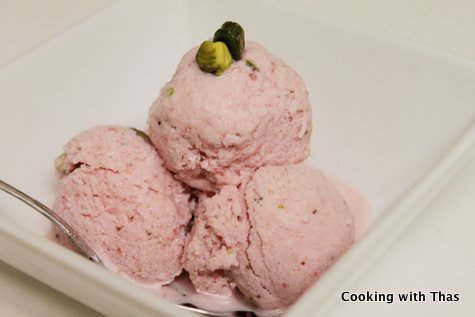 strawberry pistachio ice cream