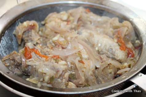 draining water from chicken