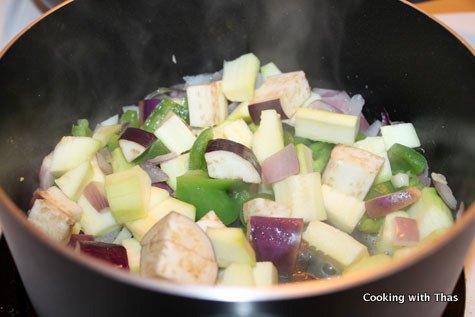 making veggie sauce