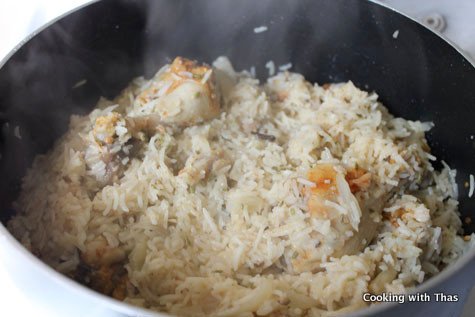 making-kashmiri biryani