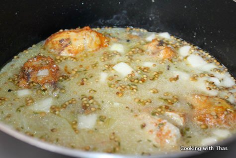 making kashmiri-biryani