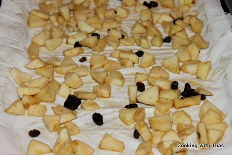 making apple-strudel
