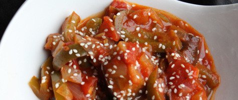 Easy Tomato Pulissery Recipe – Tomato in Coconut and Yogurt Gravy
