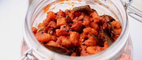 Ulli Theeyal- Small Onions cooked in Roasted Coconut Gravy